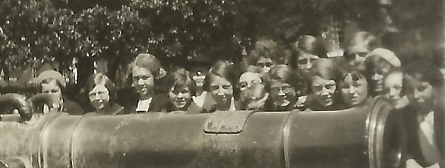 the girls of form The Girls of Form 2A/2B, Highland Road Senior Girls School 1934 - At the Royal George Gun
